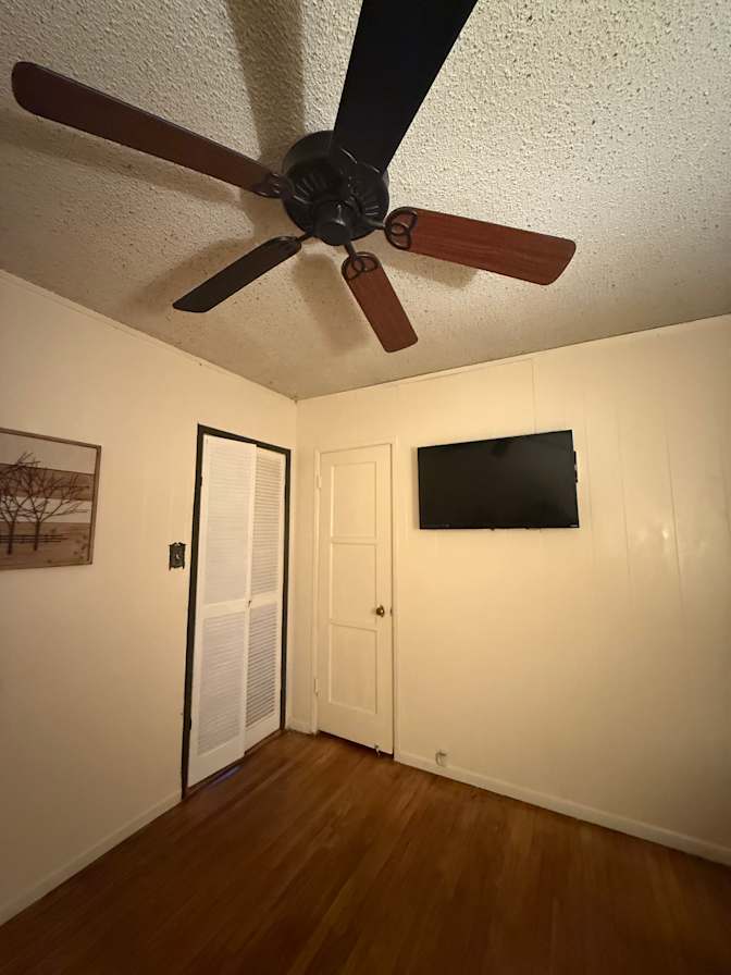 Enrique Lopez's room