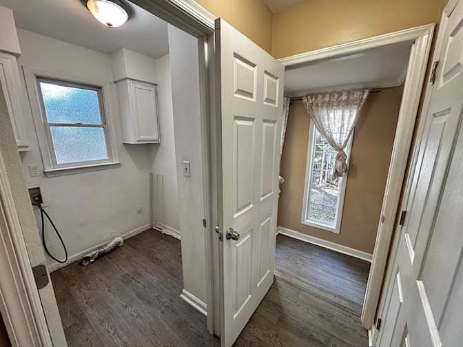 Alcove Rooms's room
