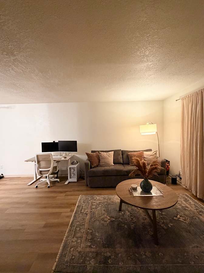 Benyt's room