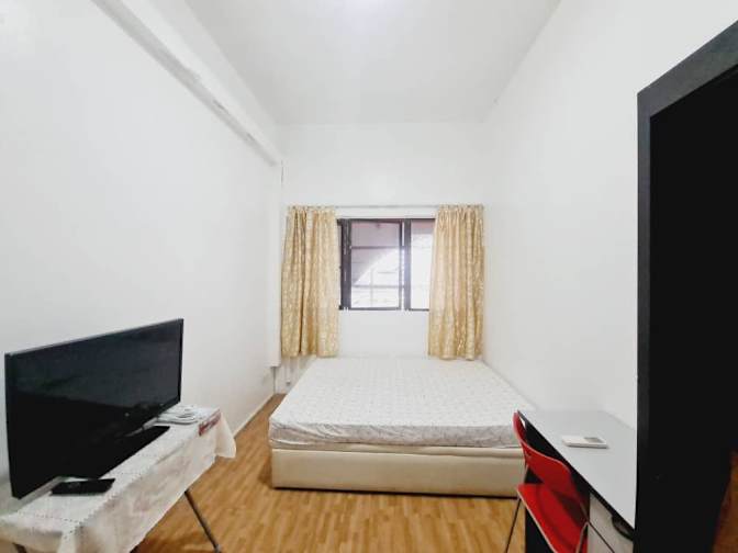 Roomy's room