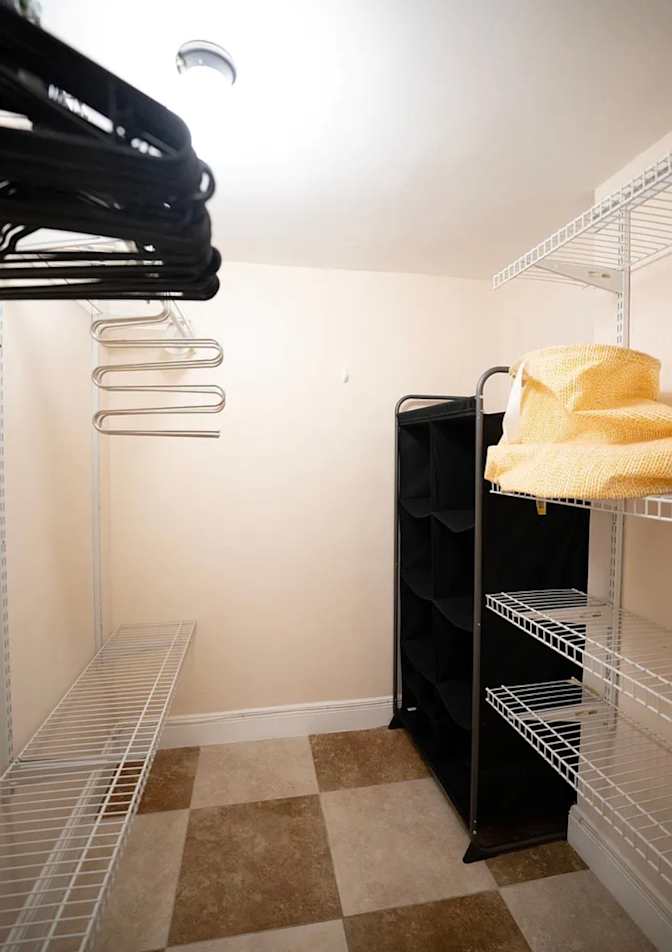 Takhira's room