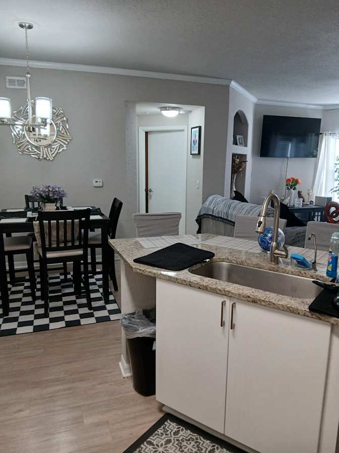 Luis's room