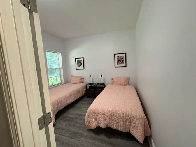 Alcove Rooms's room