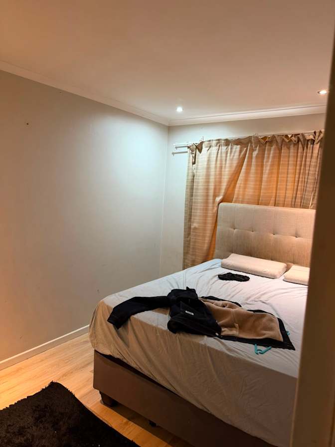 Dee's room