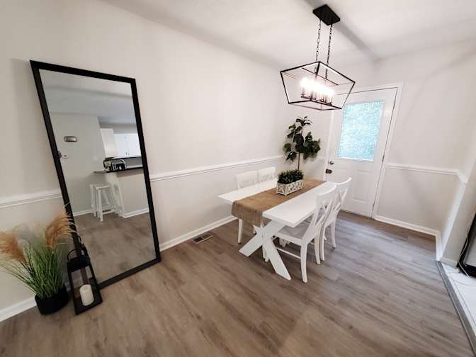 Alcove Rooms's room