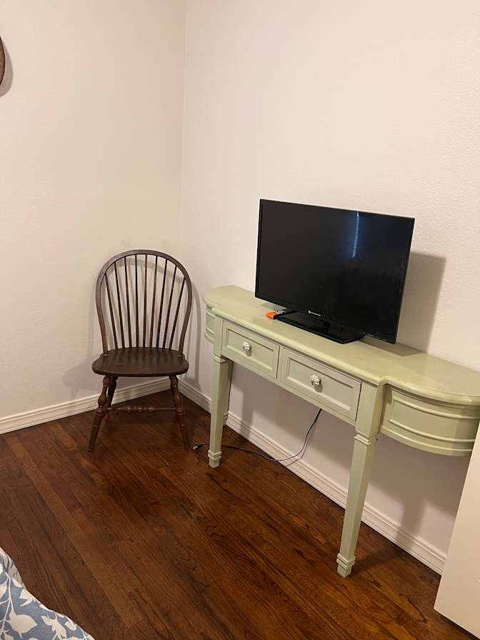 Eva's room