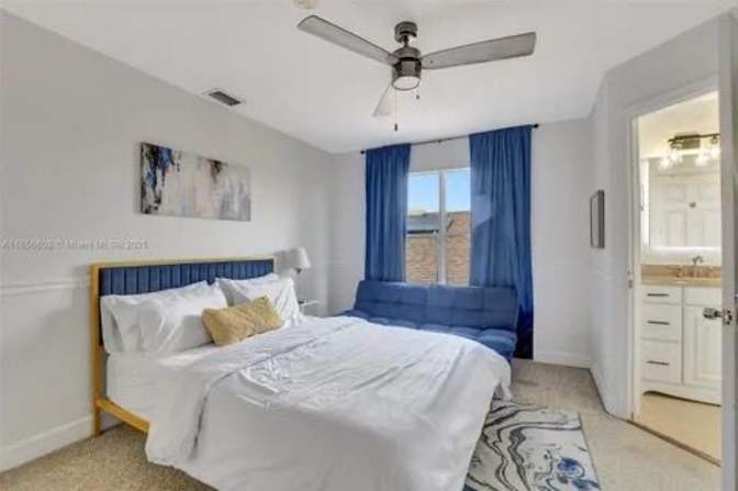 Karol G's room