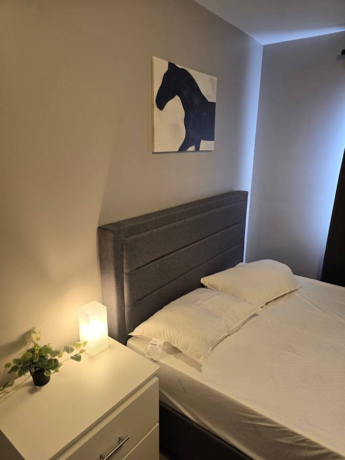 Dee's room