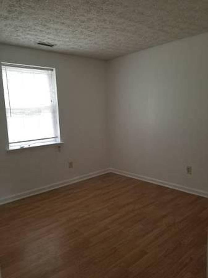 Alcove Rooms's room