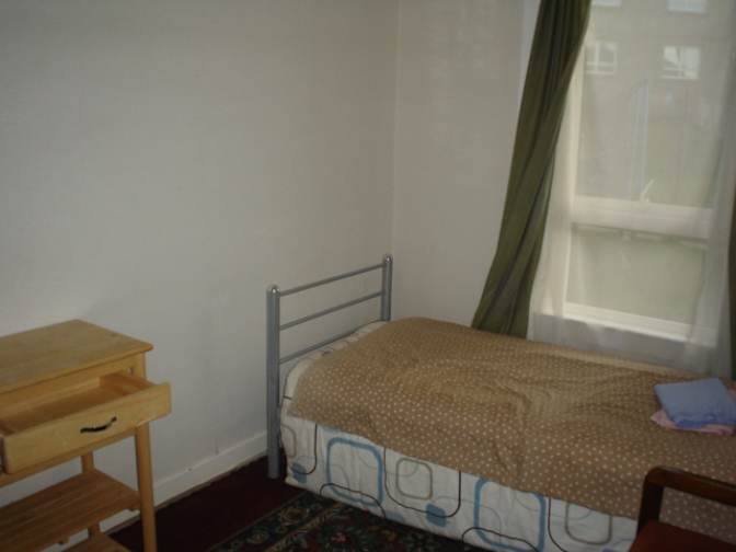 fola's room
