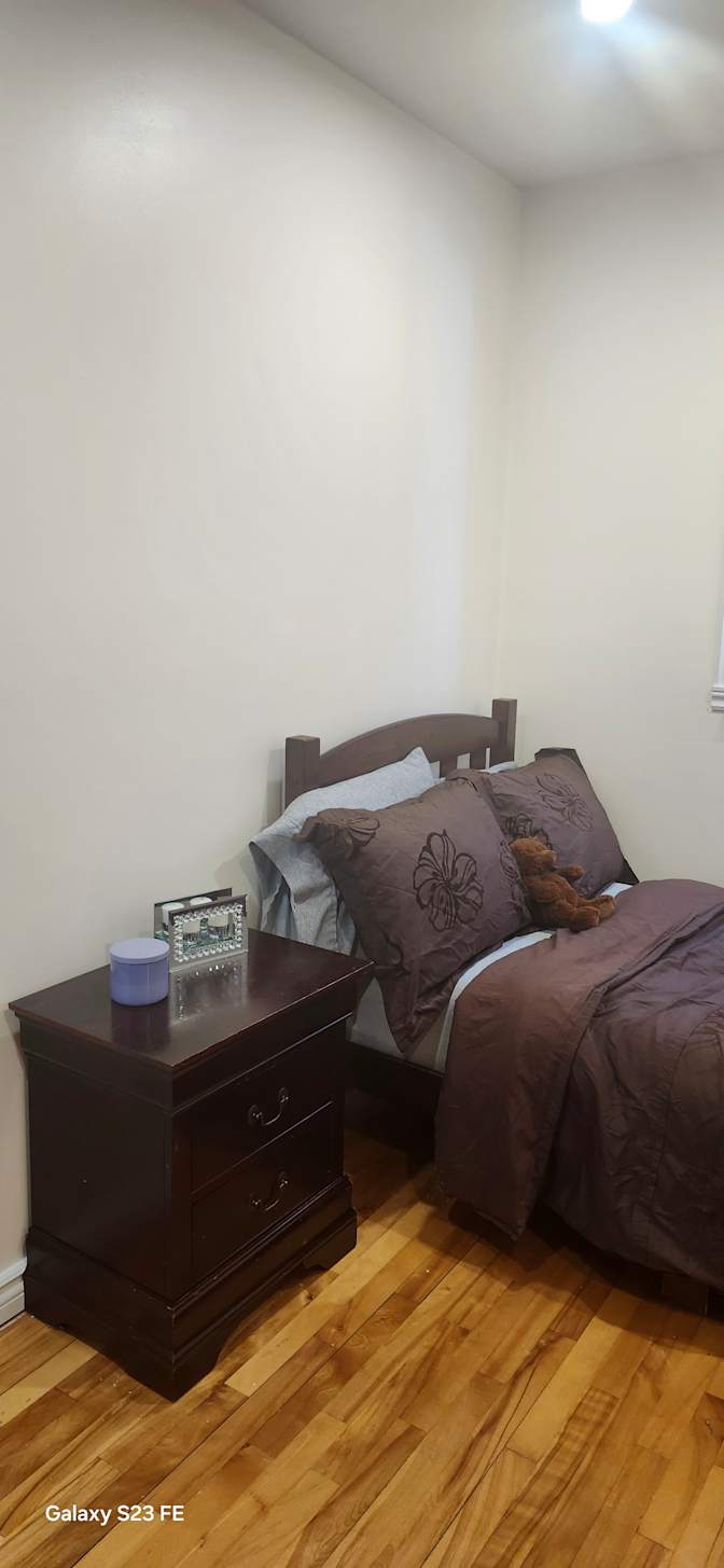 Karla Cardenas's room