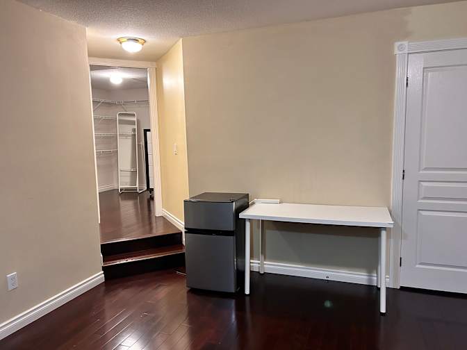 sandy's room