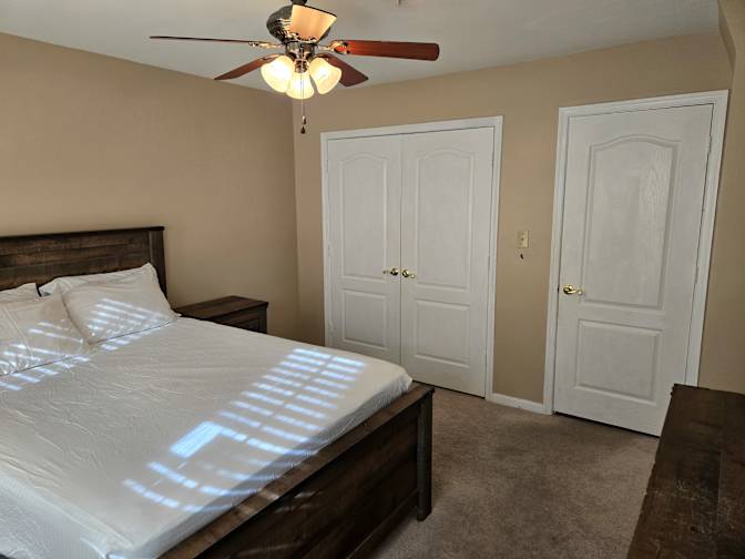Duclos's room