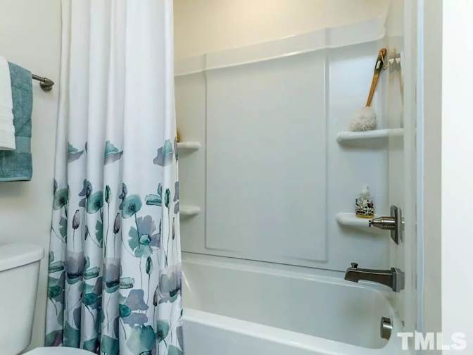 Alcove Rooms's room