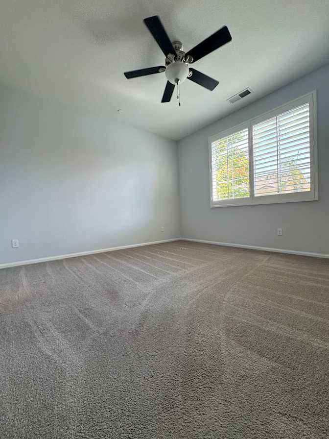 Youdline's room