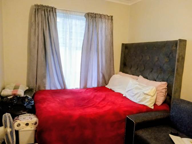 Valentia Hendricks's room