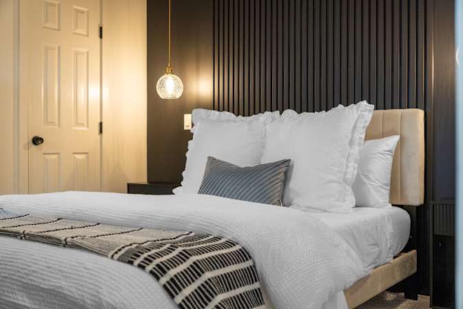 Tomic Properties's room
