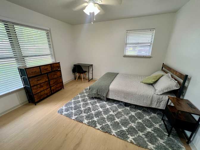 Andres's room