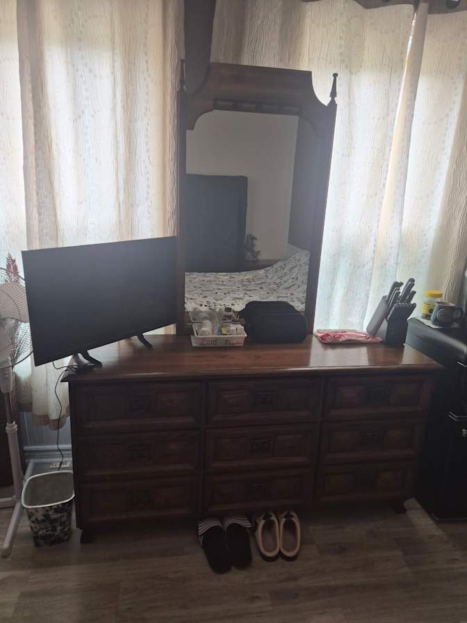 Danoski's room