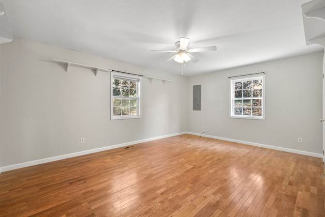 lifedoorrentals's room