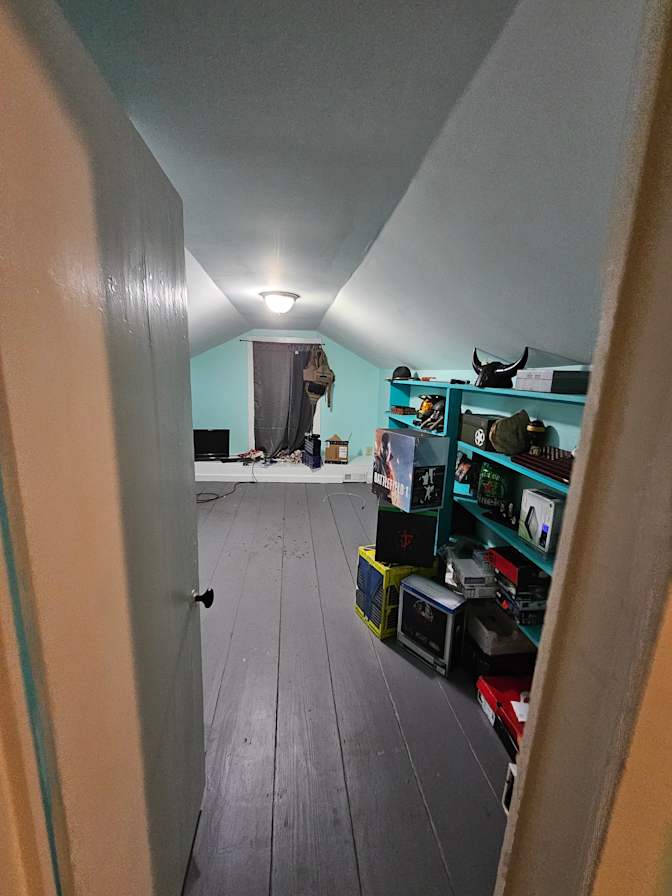 Thomas's room