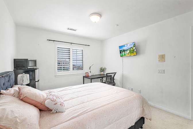 Sandy's room