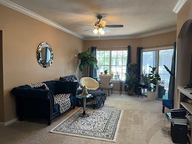 Dee's room