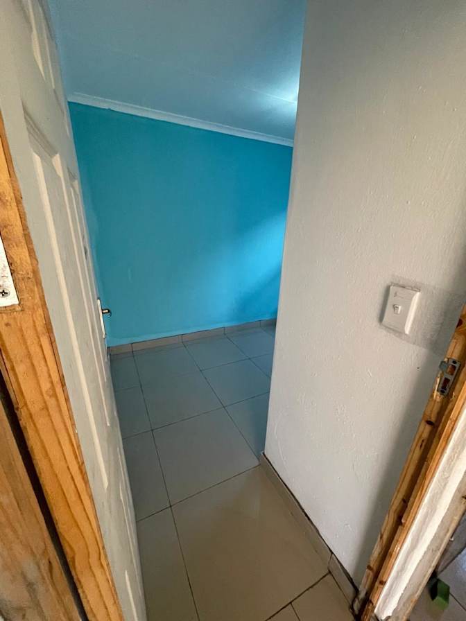 Zandisile Mkubukeli's room