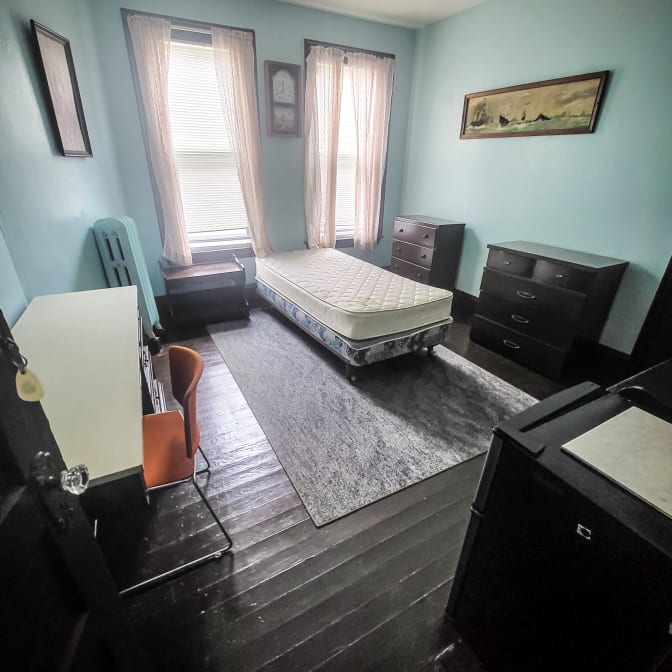 Kinet's room