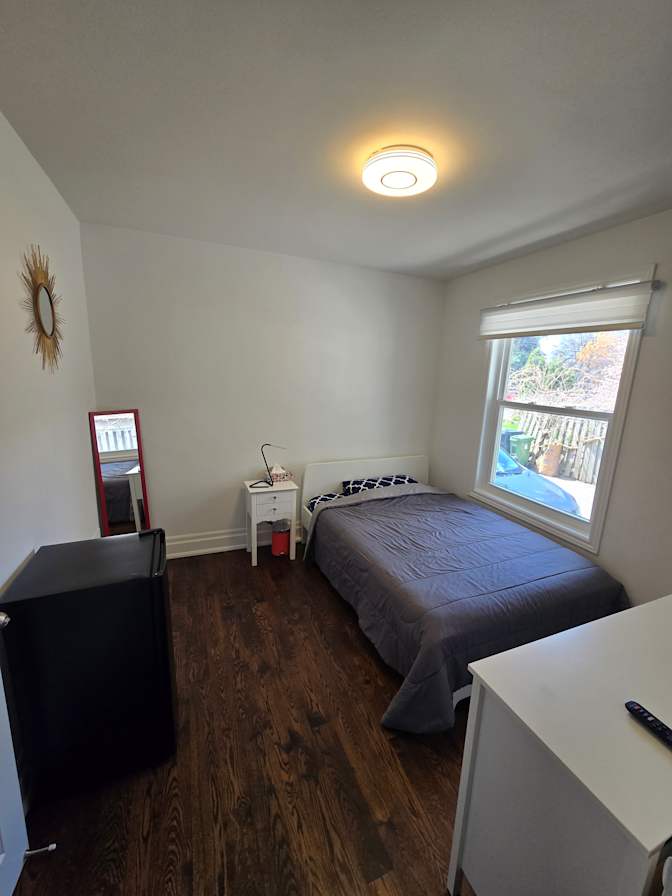Amin Farahbakhsh's room