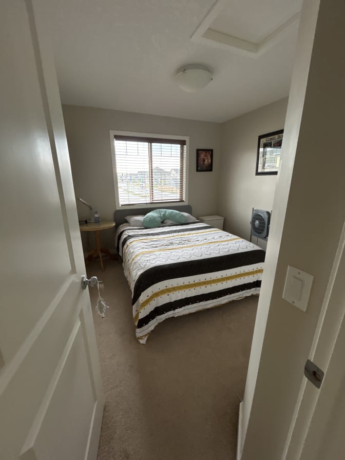 caroline's room