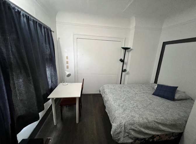 Thanh's room