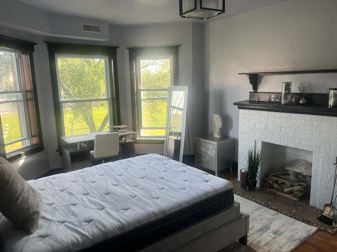 Erica Tukes's room