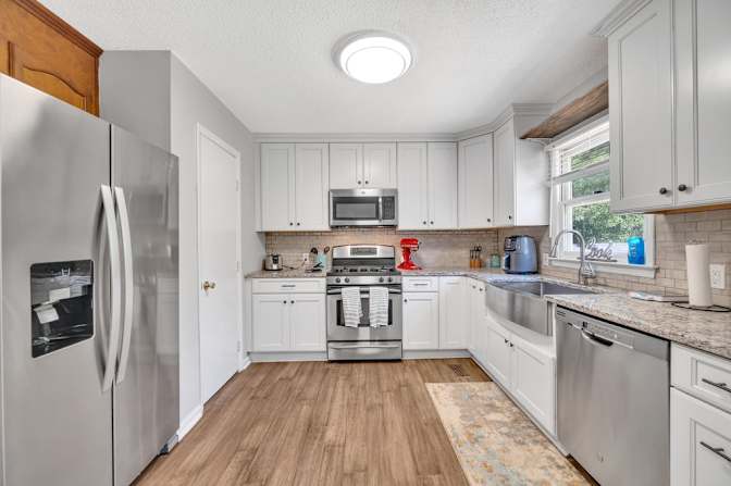 lifedoorrentals's room