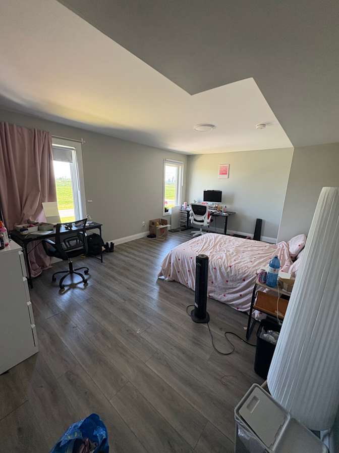 Ola's room