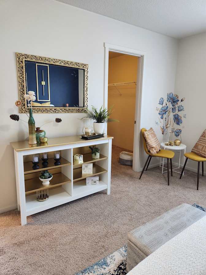 Esther G's room