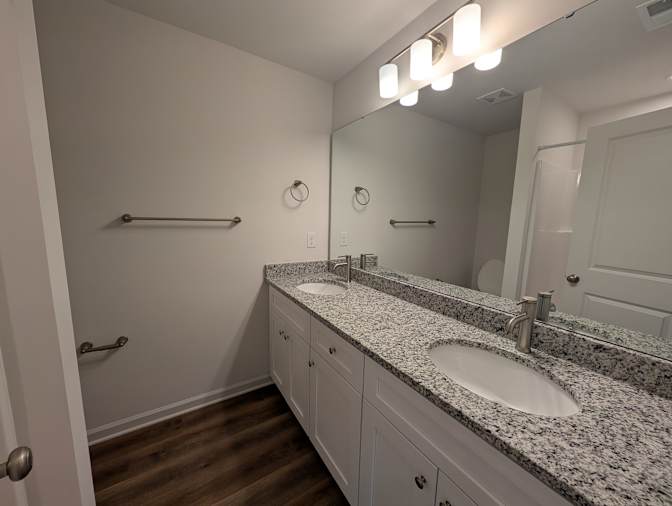 Alcove Rooms's room