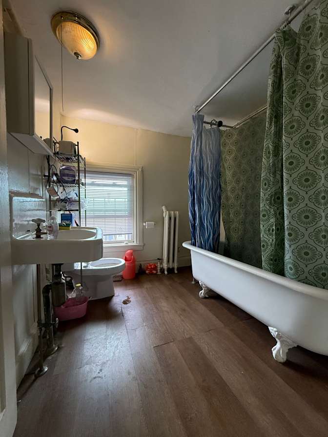 E.Levi's room