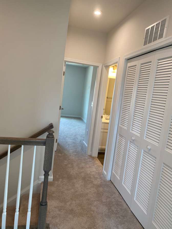 Alcove Rooms's room