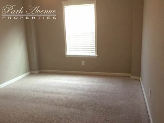 Alcove Rooms's room