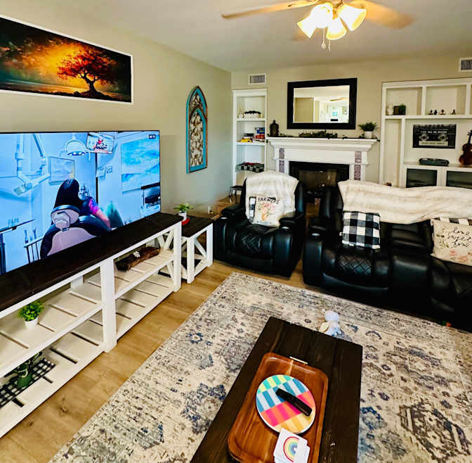 TheOakVista's room