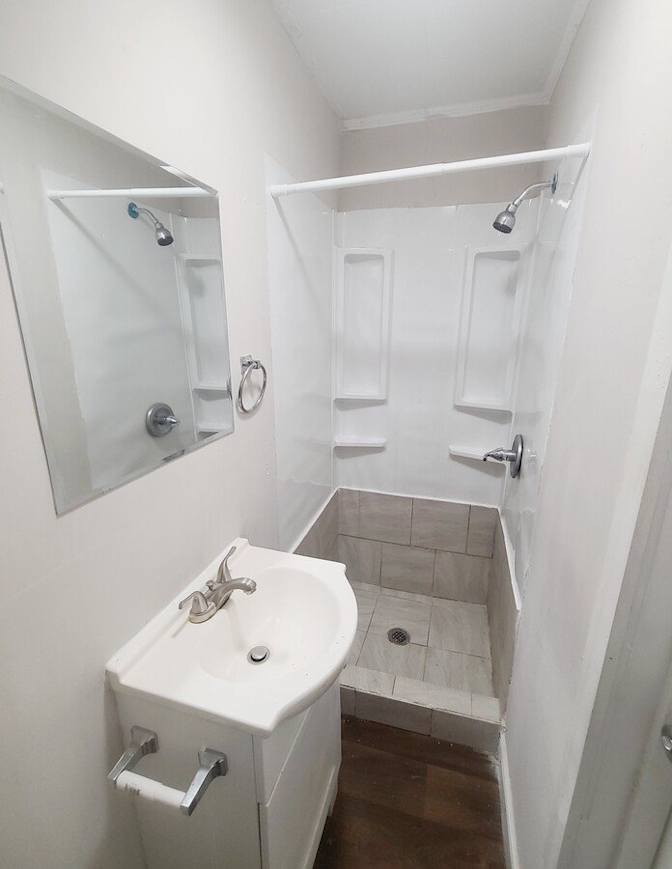Alcove Rooms's room