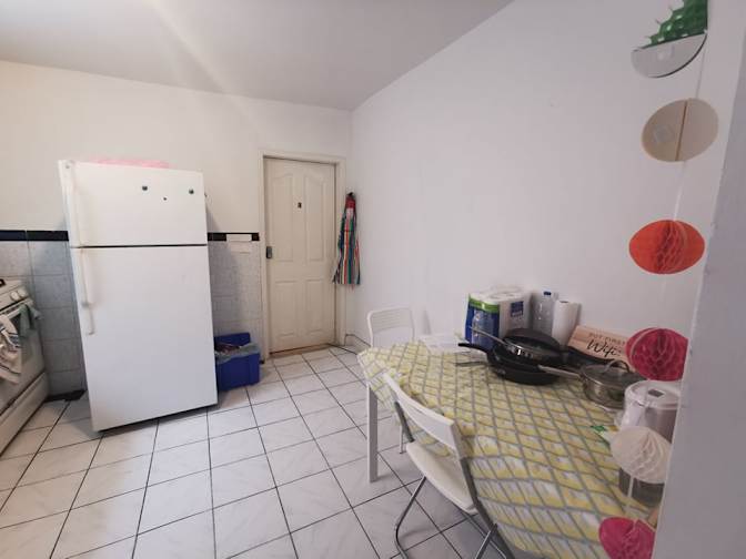 Lolo's room