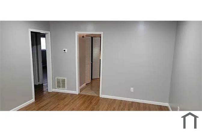 Alcove Rooms's room