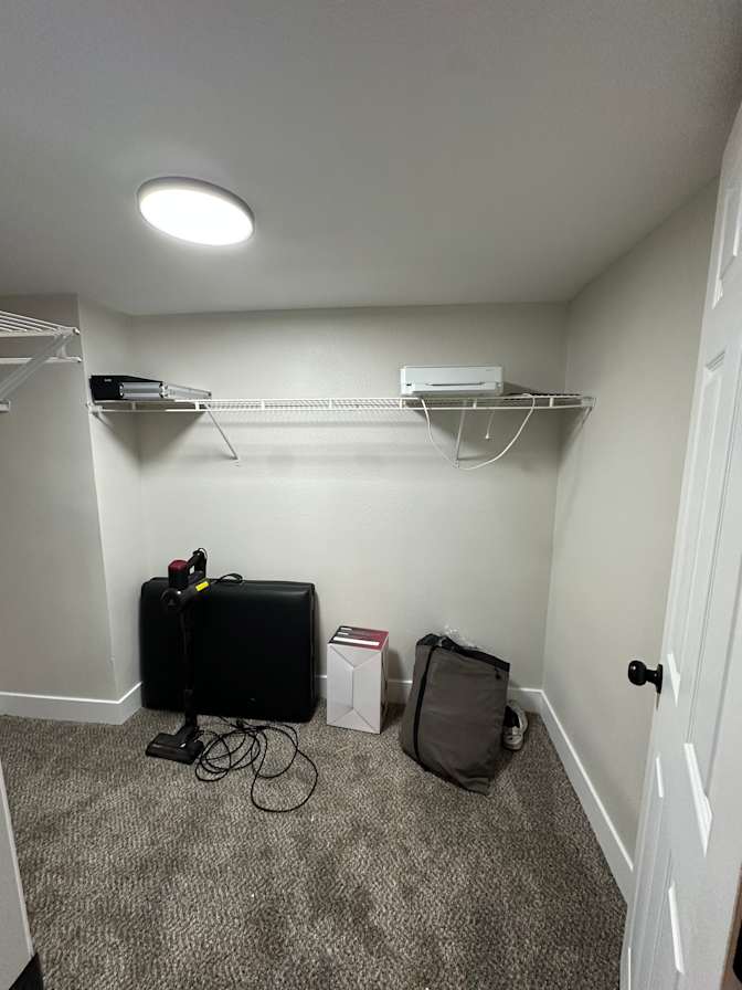 Mladen's room