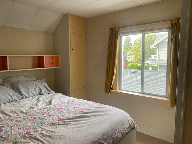 Mia's room