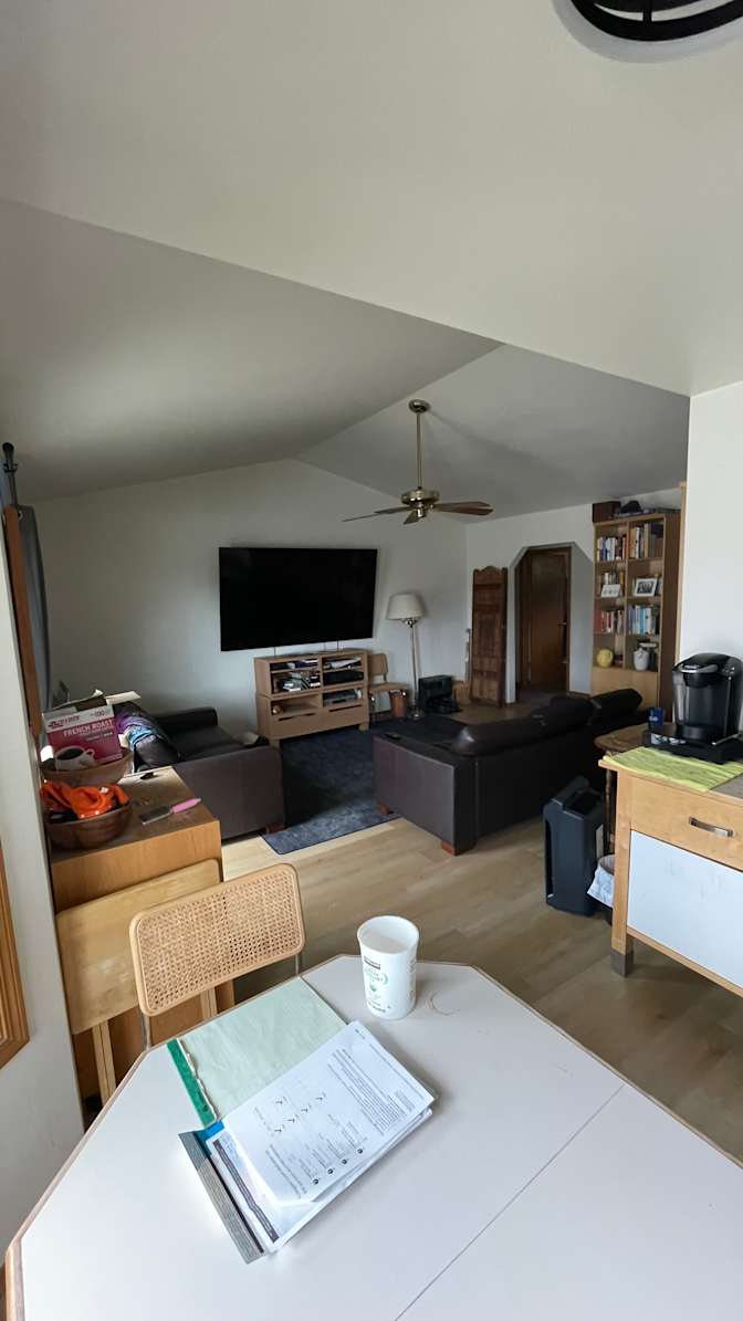 Denny's room