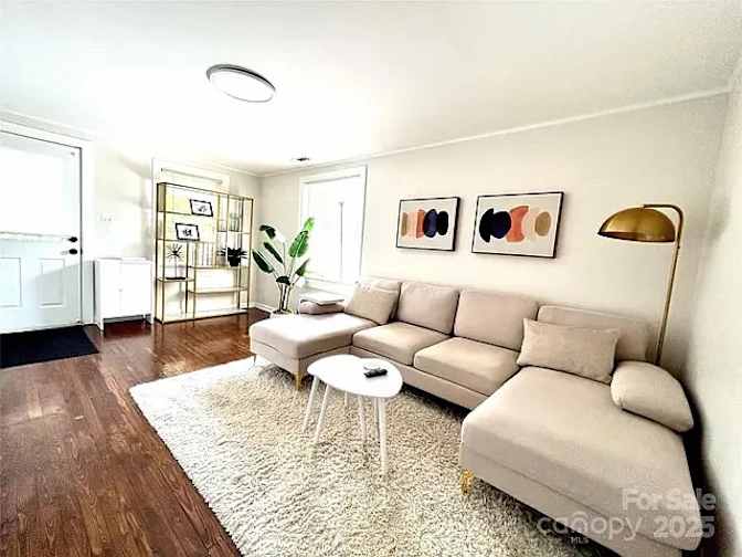 Alcove Rooms's room