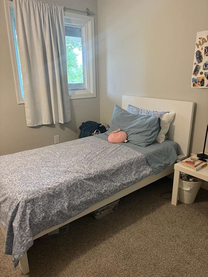 Saron's room