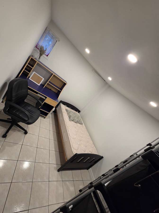 Ogyen's room